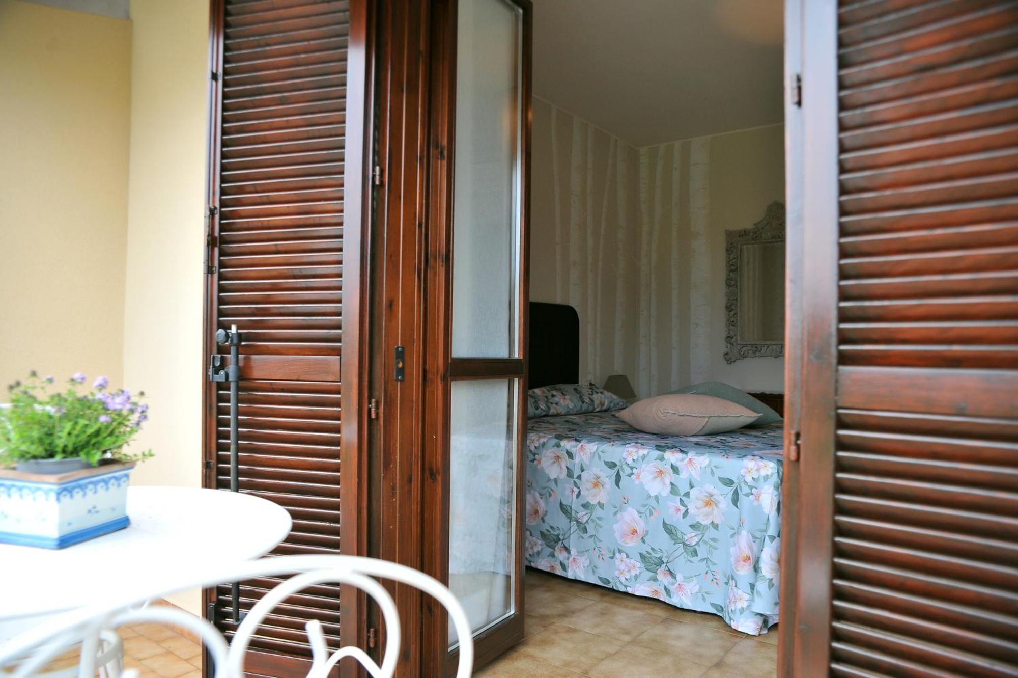 Casa Giuli Hotel Manerba del Garda Buitenkant foto